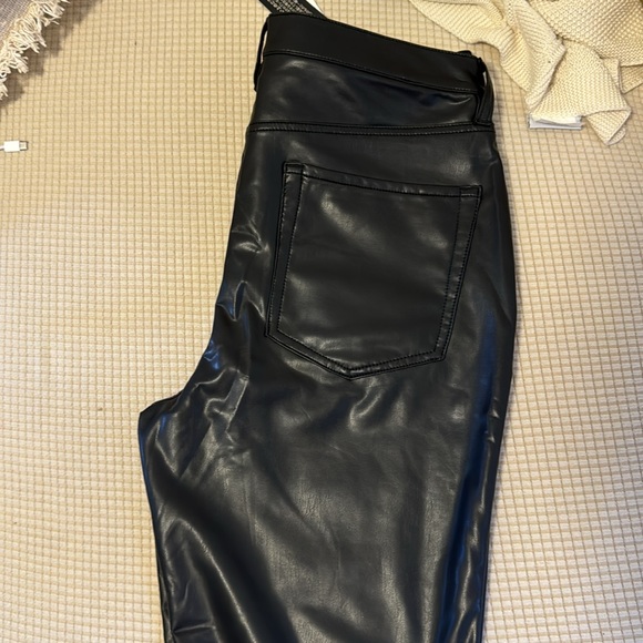 Banana Republic - Vegan Leather High Rise Slim Pants - Picture 6 of 7